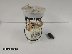 Gebruikte Tank element Pomp Opel Agila (B) 1.0 12V Prijs € 35,00 Margeregeling aangeboden door Autobedrijf Broekhuis B.V.