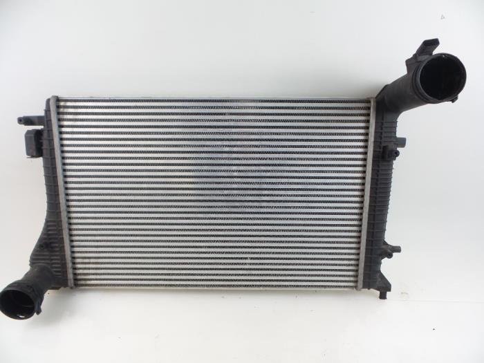Gebruikte Intercooler Volkswagen Touran (1T1/T2) 1.9 TDI 105 Prijs € 40,00 Margeregeling aangeboden door Autobedrijf Broekhuis B.V.