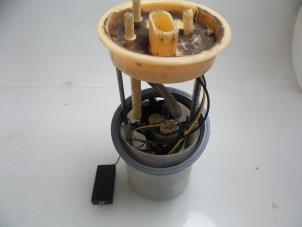 Gebruikte Tank element Pomp Volkswagen Touran (1T1/T2) 1.9 TDI 105 Prijs € 35,00 Margeregeling aangeboden door Autobedrijf Broekhuis B.V.