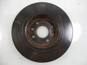 Gebruikte Remschijf achter Opel Corsa E 1.0 SIDI Turbo 12V Prijs € 15,00 Margeregeling aangeboden door Autobedrijf Broekhuis B.V.