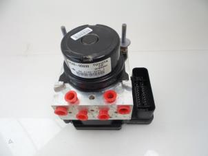 Gebruikte ABS Pomp Toyota Yaris III (P13) 1.33 16V Dual VVT-I Prijs € 100,00 Margeregeling aangeboden door Autobedrijf Broekhuis B.V.