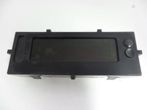 Gebruikte Display Interieur Renault Trafic New (FL) 2.0 dCi 16V 115 Prijs € 42,35 Inclusief btw aangeboden door Autobedrijf Broekhuis B.V.