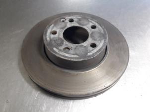 Gebruikte Remschijf voor Mercedes C (W204) 2.2 C-220 CDI 16V BlueEFFICIENCY Prijs € 45,00 Margeregeling aangeboden door Autobedrijf Broekhuis B.V.