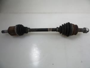 Gebruikte Cardanas links-voor (VWA) Opel Corsa D 1.3 CDTi 16V ecoFLEX Prijs € 25,00 Margeregeling aangeboden door Autobedrijf Broekhuis B.V.