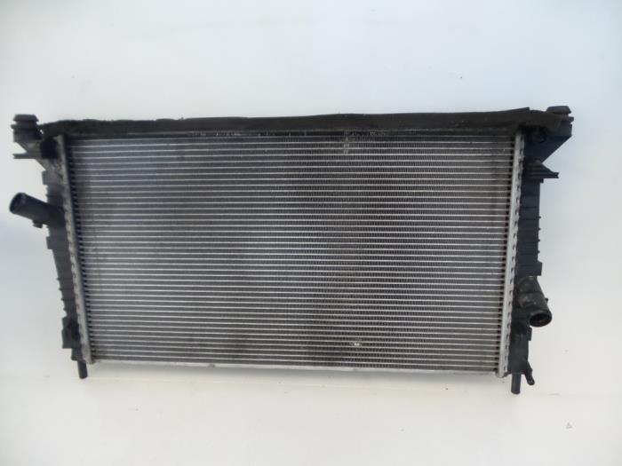 Gebruikte Radiateur Ford Focus 2 1.6 16V Prijs € 25,00 Margeregeling aangeboden door Autobedrijf Broekhuis B.V.