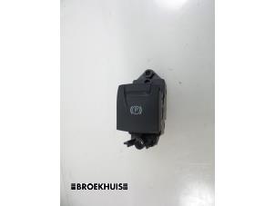 Gebruikte Schakelaar handrem Renault Grand Scénic III (JZ) 1.5 dCi 110 Prijs € 15,00 Margeregeling aangeboden door Autobedrijf Broekhuis B.V.