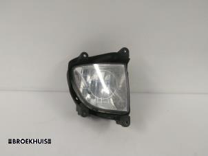 Gebruikte Mistlamp rechts-voor Kia Sportage (JE) 2.0 CVVT 16V 4x2 Prijs € 15,00 Margeregeling aangeboden door Autobedrijf Broekhuis B.V.