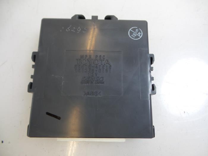 Gebruikte Computer Cruise Control Toyota Prius (NHW20) 1.5 16V Prijs € 35,00 Margeregeling aangeboden door Autobedrijf Broekhuis B.V.