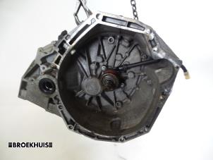 Gebruikte Versnellingsbak Renault Scénic III (JZ) 1.6 16V Bifuel Prijs op aanvraag aangeboden door Autobedrijf Broekhuis B.V.