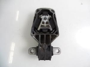 Gebruikte Motorrubber Mercedes A (W176) 1.5 A-180 CDI, A-180d 16V Prijs € 15,00 Margeregeling aangeboden door Autobedrijf Broekhuis B.V.