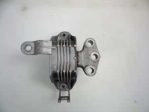 Gebruikte Motorrubber Opel Astra J (PD5/PE5) 1.4 Turbo 16V Prijs € 20,00 Margeregeling aangeboden door Autobedrijf Broekhuis B.V.