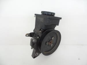 Gebruikte Servopomp BMW 5 serie Touring (E61) 520d 16V Edition Fleet Prijs € 70,00 Margeregeling aangeboden door Autobedrijf Broekhuis B.V.