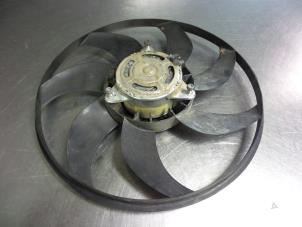 Gebruikte Koelvin Motor Peugeot Bipper (AA) 1.4 HDi Prijs € 20,00 Margeregeling aangeboden door Autobedrijf Broekhuis B.V.