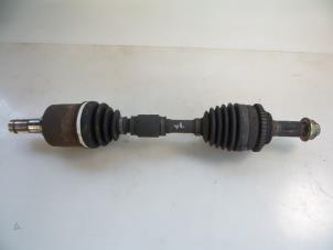 Gebruikte Aandrijfas links-voor Mazda 6 (GG12/82) 2.0 CiDT 16V Prijs € 25,00 Margeregeling aangeboden door Autobedrijf Broekhuis B.V.