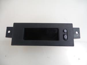 Gebruikte Display Interieur Opel Corsa D 1.3 CDTi 16V ecoFLEX Prijs € 35,00 Margeregeling aangeboden door Autobedrijf Broekhuis B.V.