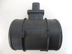 Gebruikte Luchtmassameter Opel Corsa D 1.3 CDTi 16V ecoFLEX Prijs € 30,00 Margeregeling aangeboden door Autobedrijf Broekhuis B.V.