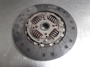 Gebruikte Koppelingsplaat Mercedes C (W203) 2.2 C-200 CDI 16V Prijs € 15,00 Margeregeling aangeboden door Autobedrijf Broekhuis B.V.