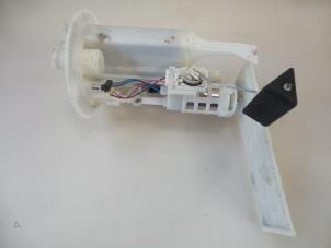 Gebruikte Tank element Pomp Toyota Yaris III (P13) 1.0 12V VVT-i Prijs € 70,00 Margeregeling aangeboden door Autobedrijf Broekhuis B.V.