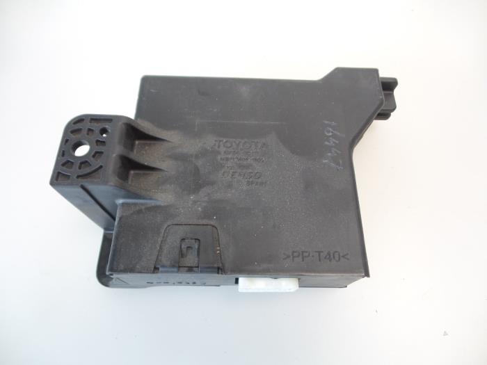 Computer Koeling van een Toyota Yaris II (P9) 1.3 16V VVT-i 2008