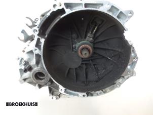 Gebruikte Versnellingsbak Ford Mondeo III 2.0 16V Prijs € 125,00 Margeregeling aangeboden door Autobedrijf Broekhuis B.V.