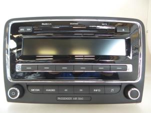 Gebruikte Radio CD Speler Skoda Superb Combi (3TAC/TAF) 2.0 TDI 16V Prijs € 125,00 Margeregeling aangeboden door Autobedrijf Broekhuis B.V.