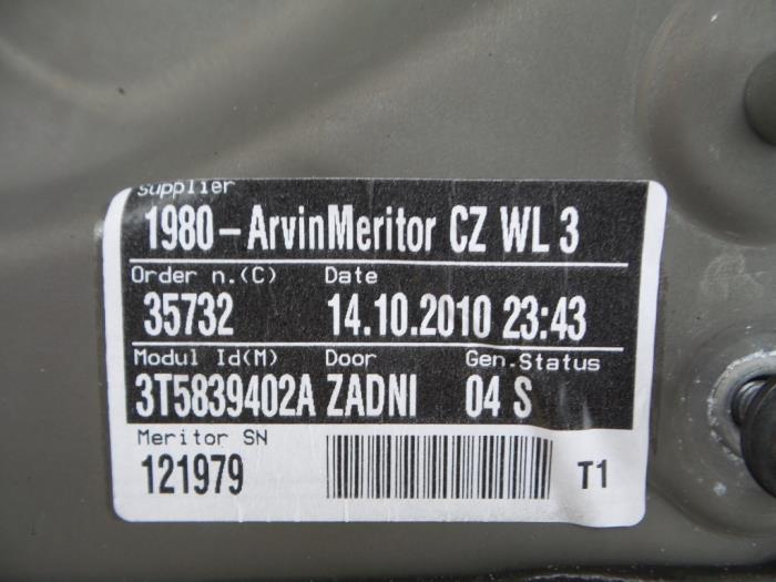 Raammechaniek 4Deurs rechts-achter van een Skoda Superb Combi (3TAC/TAF) 2.0 TDI 16V 2011