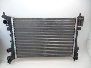 Gebruikte Radiateur Opel Corsa D 1.4 16V Twinport Prijs € 25,00 Margeregeling aangeboden door Autobedrijf Broekhuis B.V.