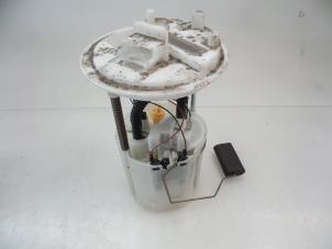Gebruikte Tank element Pomp Opel Corsa D 1.4 16V Twinport Prijs € 20,00 Margeregeling aangeboden door Autobedrijf Broekhuis B.V.
