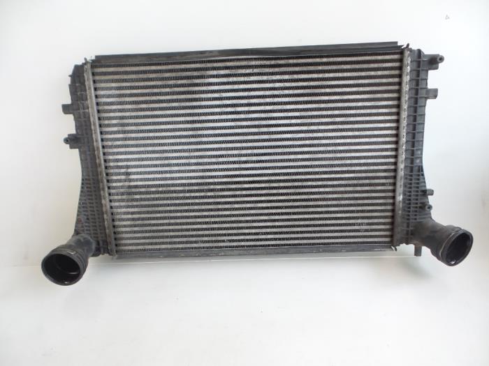 Gebruikte Intercooler Volkswagen Golf VI Variant (AJ5/1KA) 2.0 GTD 16V Prijs € 40,00 Margeregeling aangeboden door Autobedrijf Broekhuis B.V.