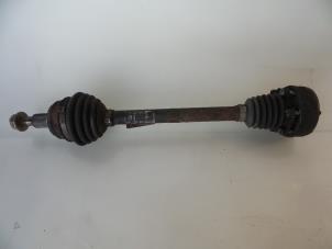 Gebruikte Homokineetas links-voor Seat Leon (1M1) 1.4 16V Prijs € 20,00 Margeregeling aangeboden door Autobedrijf Broekhuis B.V.