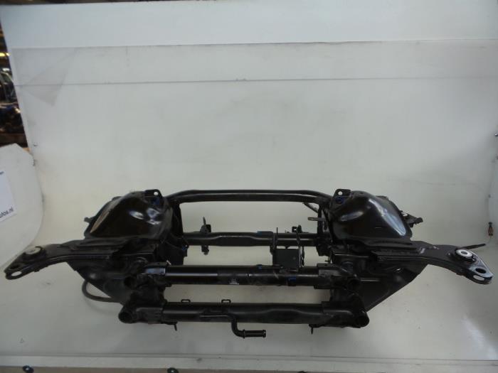Gebruikte Subframe Peugeot 508 (8D) 2.0 Hybrid4 16V Prijs € 125,00 Margeregeling aangeboden door Autobedrijf Broekhuis B.V.