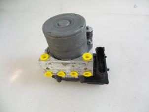 Gebruikte ABS Pomp Nissan Qashqai (J10) 1.6 16V LPG Prijs € 50,00 Margeregeling aangeboden door Autobedrijf Broekhuis B.V.