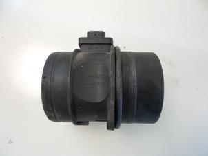 Gebruikte Luchtmassameter Volkswagen Tiguan (5N1/2) 2.0 TDI 16V Blue Motion Prijs € 10,00 Margeregeling aangeboden door Autobedrijf Broekhuis B.V.