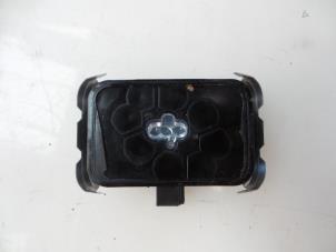 Gebruikte Regensensor Opel Astra H (L48) 1.6 16V Prijs € 15,00 Margeregeling aangeboden door Autobedrijf Broekhuis B.V.