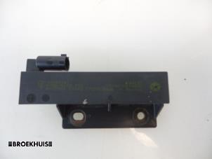 Gebruikte Antenne Jeep Grand Cherokee (WK/WK2) 3.0 CRD V6 24V Prijs € 15,00 Margeregeling aangeboden door Autobedrijf Broekhuis B.V.