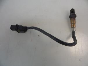 Gebruikte Lambda Sonde Peugeot 508 (8D) 2.0 Hybrid4 16V Prijs € 25,00 Margeregeling aangeboden door Autobedrijf Broekhuis B.V.