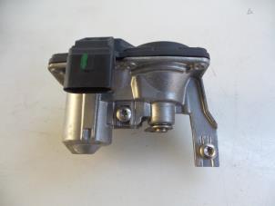 Gebruikte EGR Klep Volkswagen Passat Variant (3G5) 1.6 TDI 16V Prijs € 50,00 Margeregeling aangeboden door Autobedrijf Broekhuis B.V.