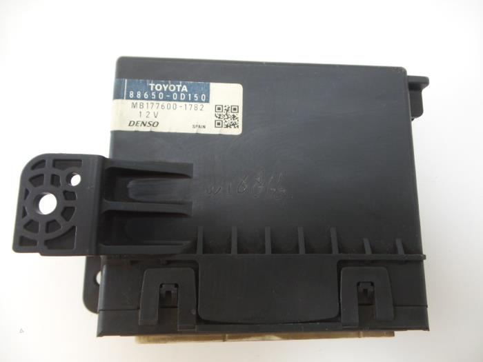 Gebruikte Koeling Module Toyota Yaris II (P9) 1.3 16V VVT-i Prijs € 30,00 Margeregeling aangeboden door Autobedrijf Broekhuis B.V.