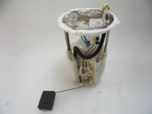 Gebruikte Tank element Pomp Mazda 5 (CR19) 1.8i 16V Prijs € 35,00 Margeregeling aangeboden door Autobedrijf Broekhuis B.V.