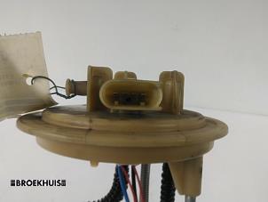 Gebruikte Tank element Pomp Mercedes Sprinter 5t (906.63/65) 513 CDI 16V Prijs € 36,30 Inclusief btw aangeboden door Autobedrijf Broekhuis B.V.