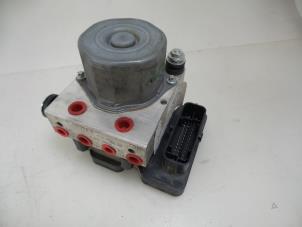 Gebruikte ABS Pomp Mercedes Citan (415.6) 1.5 109 CDI Prijs € 60,50 Inclusief btw aangeboden door Autobedrijf Broekhuis B.V.