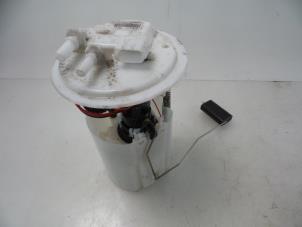 Gebruikte Tank element Pomp Renault Scénic III (JZ) 1.6 Energy dCi 130 Prijs € 25,00 Margeregeling aangeboden door Autobedrijf Broekhuis B.V.