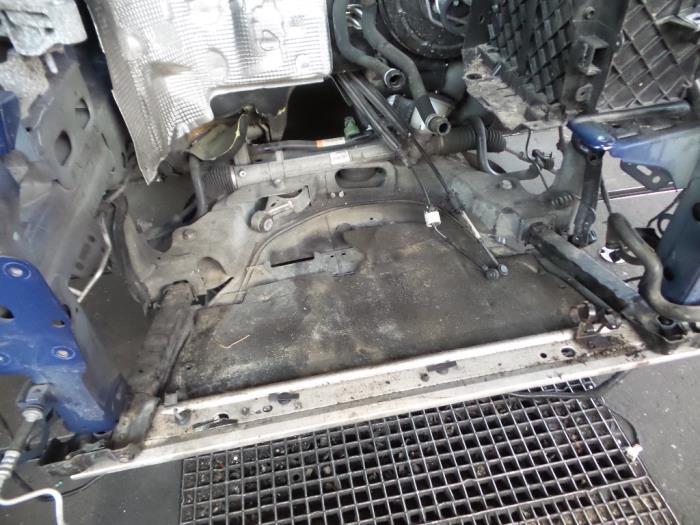Gebruikte Subframe Renault Scénic III (JZ) 1.6 Energy dCi 130 Prijs € 100,00 Margeregeling aangeboden door Autobedrijf Broekhuis B.V.