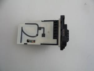 Gebruikte Luchtmassameter Ford Grand C-Max (DXA) 1.5 TDCi 95 16V Prijs € 50,00 Margeregeling aangeboden door Autobedrijf Broekhuis B.V.