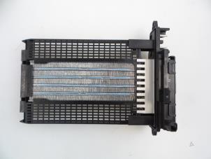 Gebruikte Element Kachelverwarming Ford Grand C-Max (DXA) 1.5 TDCi 95 16V Prijs € 30,00 Margeregeling aangeboden door Autobedrijf Broekhuis B.V.