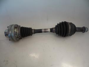 Gebruikte Homokineetas rechts-voor Porsche Cayenne II (92A) 3.0 S E-Hybrid 24V Prijs € 200,00 Margeregeling aangeboden door Autobedrijf Broekhuis B.V.