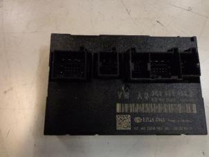 Gebruikte Comfort Module Volkswagen Passat Variant (3C5) 2.0 TDI 16V 140 4Motion Prijs € 35,00 Margeregeling aangeboden door Autobedrijf Broekhuis B.V.