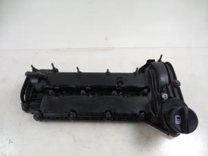 Gebruikte Kleppendeksel Jeep Grand Cherokee (WK/WK2) 3.0 CRD V6 24V Prijs € 60,00 Margeregeling aangeboden door Autobedrijf Broekhuis B.V.