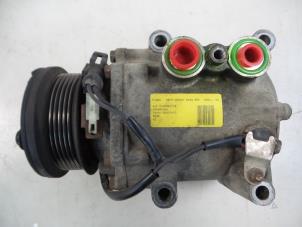 Gebruikte Pomp Airco Ford Transit Connect 1.8 TDdi LWB Euro 3 Prijs € 30,00 Margeregeling aangeboden door Autobedrijf Broekhuis B.V.