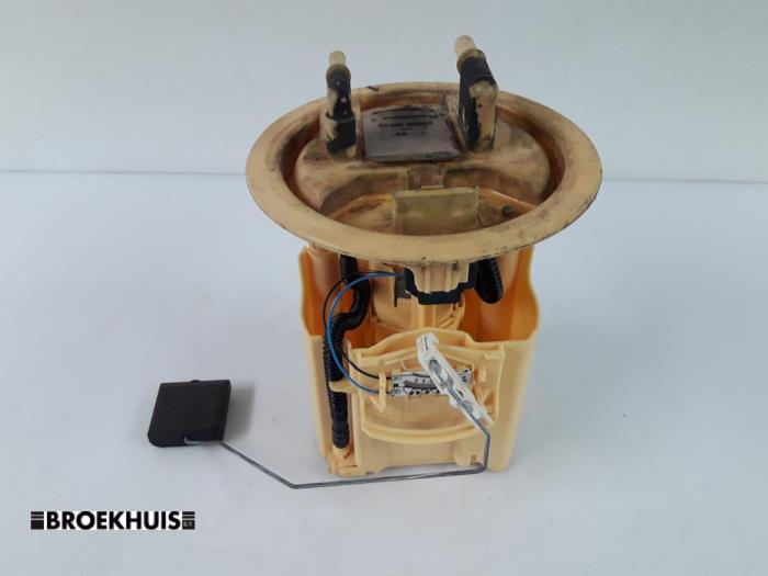 Gebruikte Tank element Pomp Peugeot 406 Break (8E/F) 2.0 HDi 110 Prijs € 25,00 Margeregeling aangeboden door Autobedrijf Broekhuis B.V.